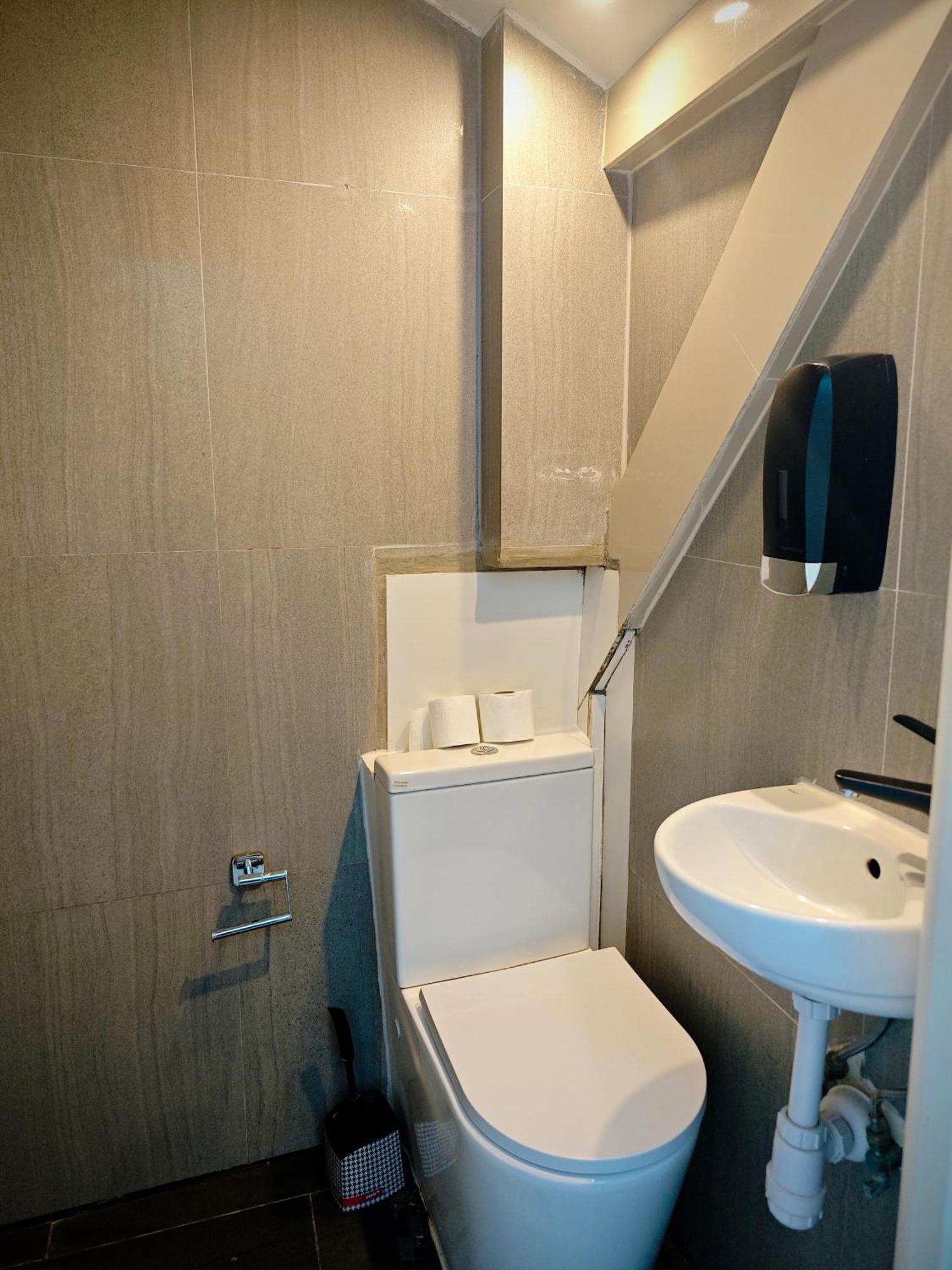 Apartamenty Hoza Attic Studio Varşovia Cameră foto