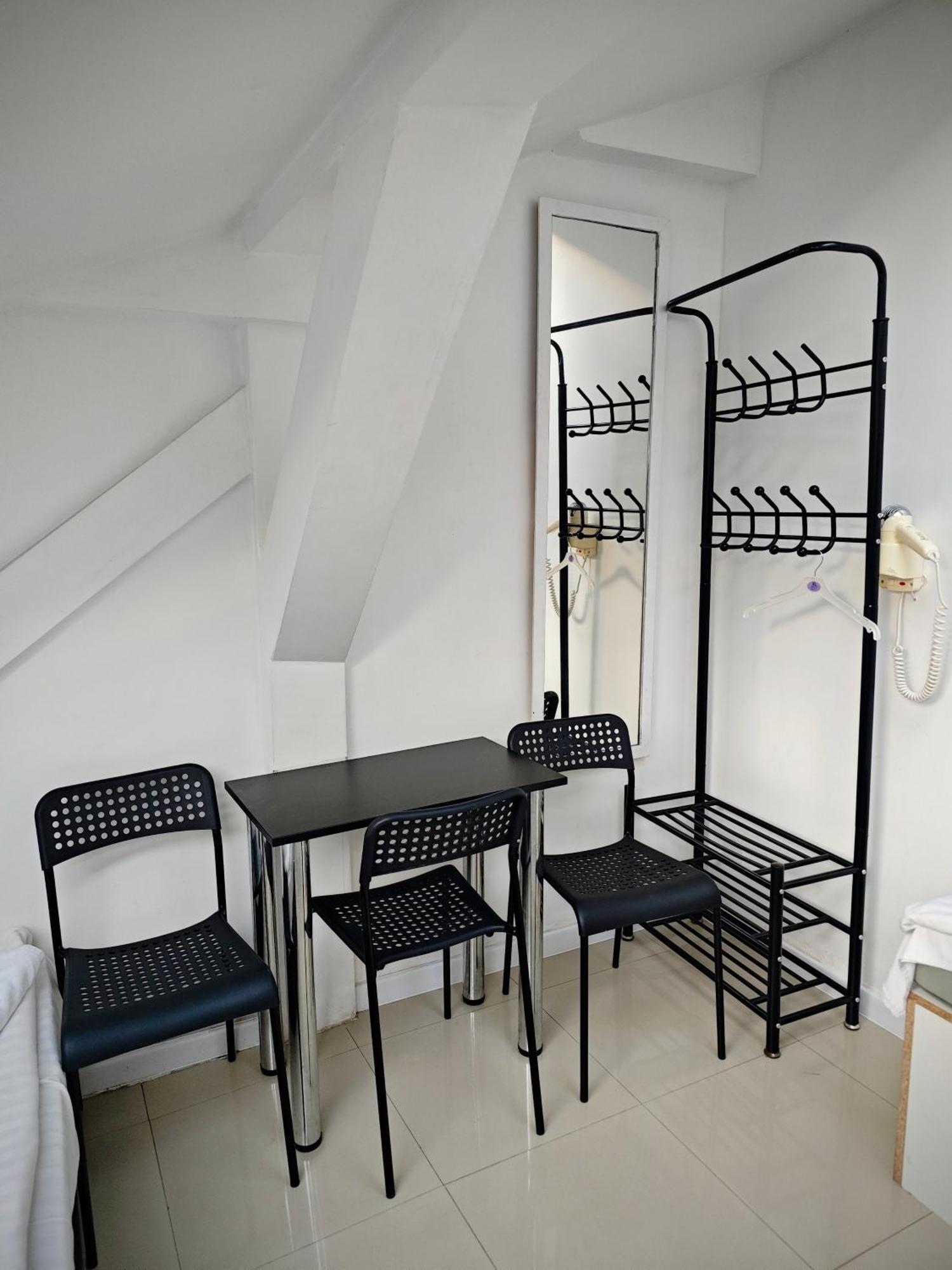 Apartamenty Hoza Attic Studio Varşovia Cameră foto