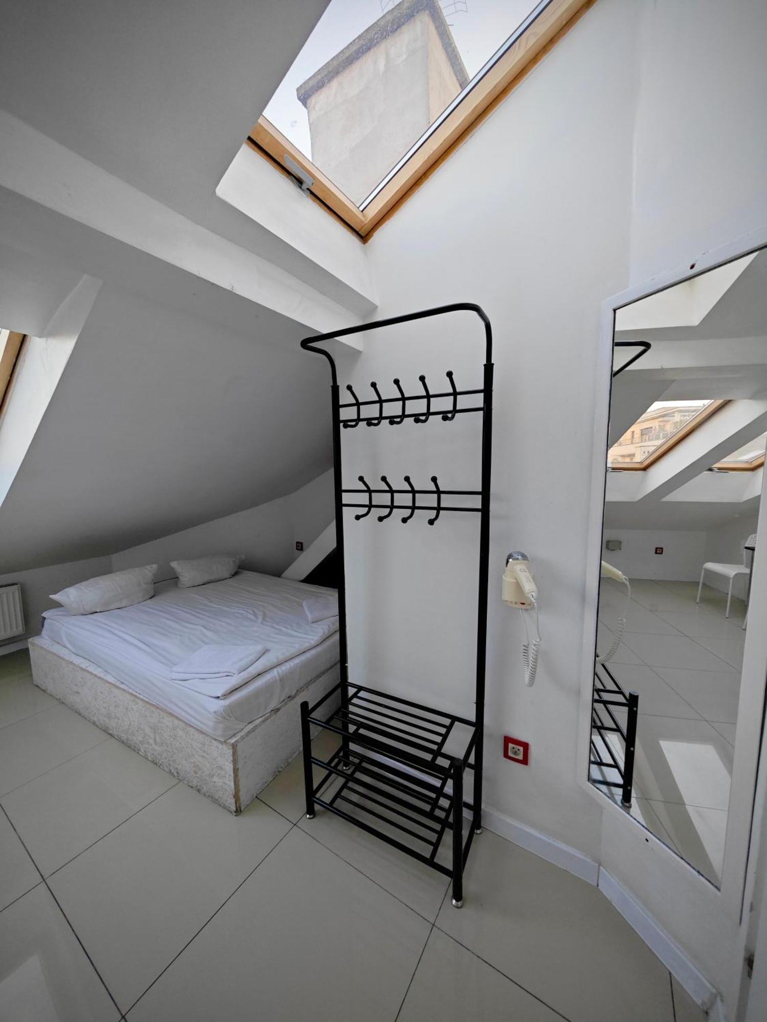 Apartamenty Hoza Attic Studio Varşovia Cameră foto
