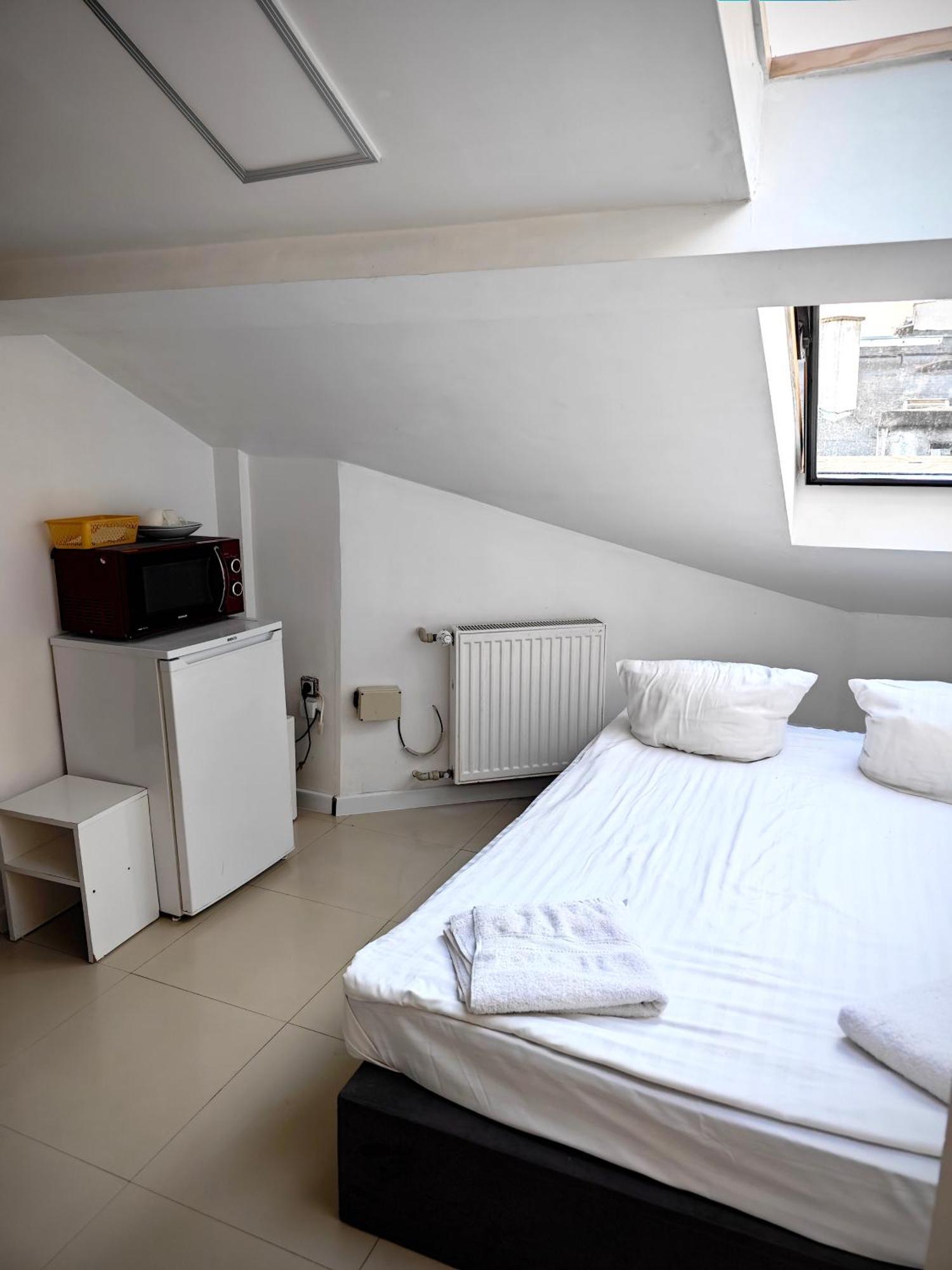 Apartamenty Hoza Attic Studio Varşovia Cameră foto