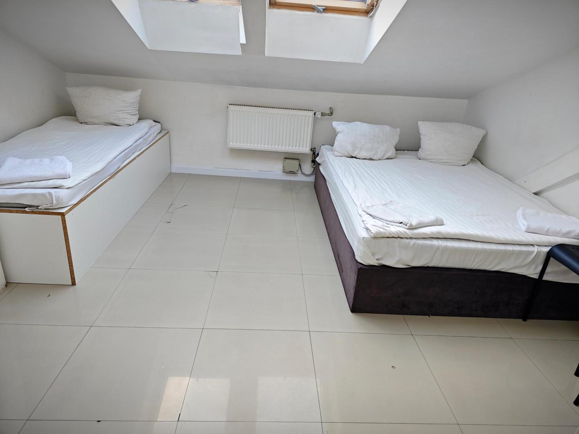 Apartamenty Hoza Attic Studio Varşovia Cameră foto